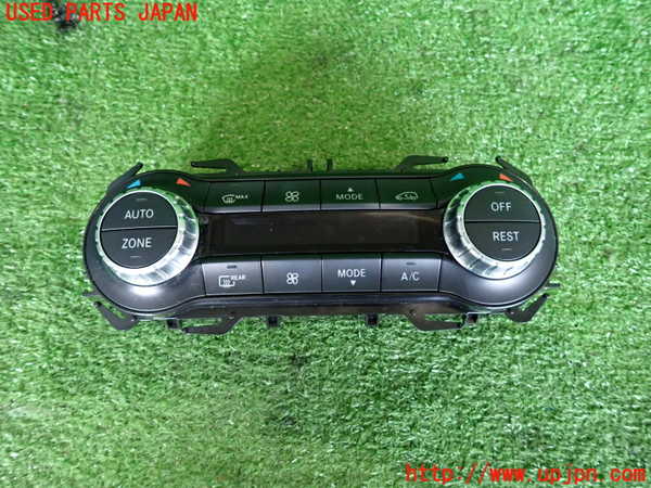 2UPJ-32646066]ベンツ GLA180 X156(156942)エアコンスイッチ1 中古_m0001.jpg
