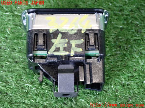 2UPJ-32646245]ベンツ GLA180 X156(156942)左前パワーウィンドウスイッチ 中古_m0002.jpg