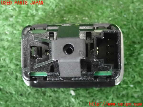2UPJ-32646245]ベンツ GLA180 X156(156942)左前パワーウィンドウスイッチ 中古_m0003.jpg