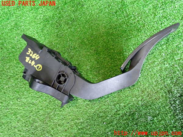 2UPJ-32646381]ベンツ GLA180 X156(156942)センサー1(アクセルペダル) 中古_m0002.jpg