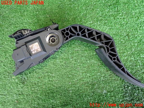 2UPJ-32646381]ベンツ GLA180 X156(156942)センサー1(アクセルペダル) 中古_m0003.jpg