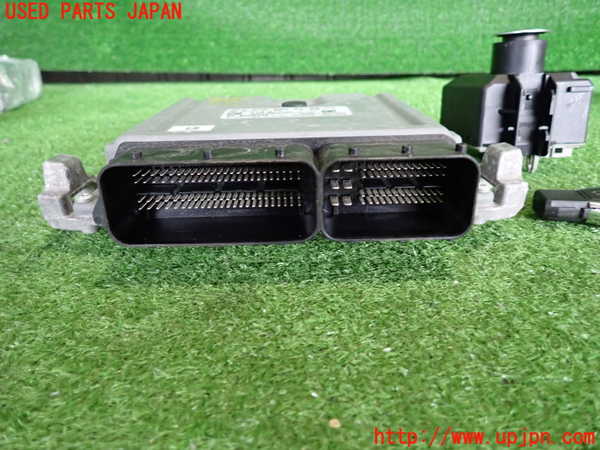 2UPJ-32646110]ベンツ GLA180 X156(156942)エンジンコンピューター 中古_m0002.jpg