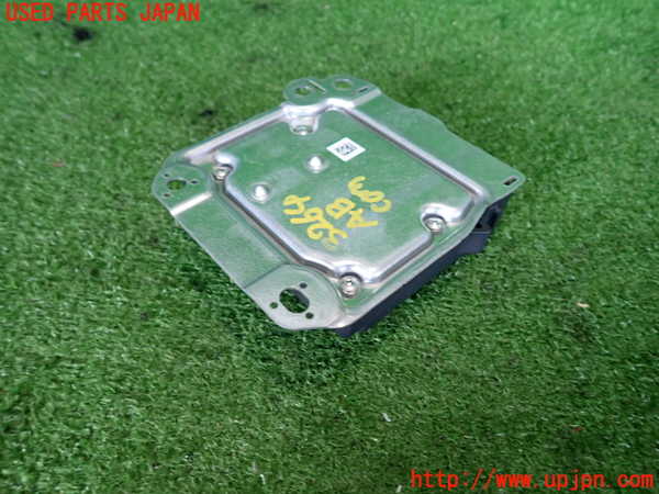 2UPJ-32646145]ベンツ GLA180 X156(156942)エアバッグコンピューター 中古_m0002.jpg