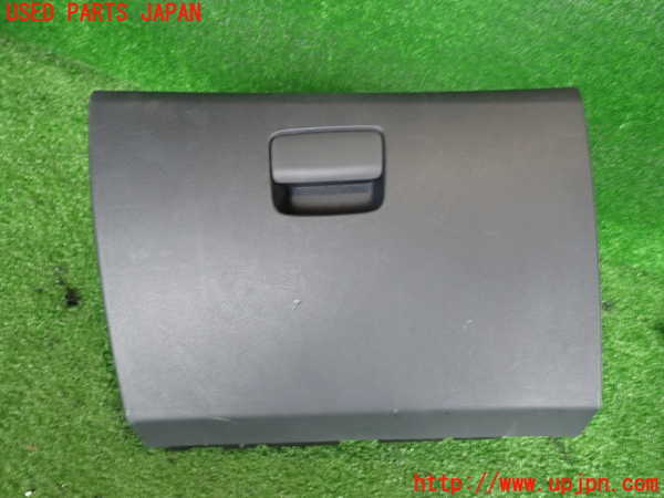 2UPJ-32647516]ベンツ GLA180 X156(156942)グローブボックス1 中古_m0001.jpg