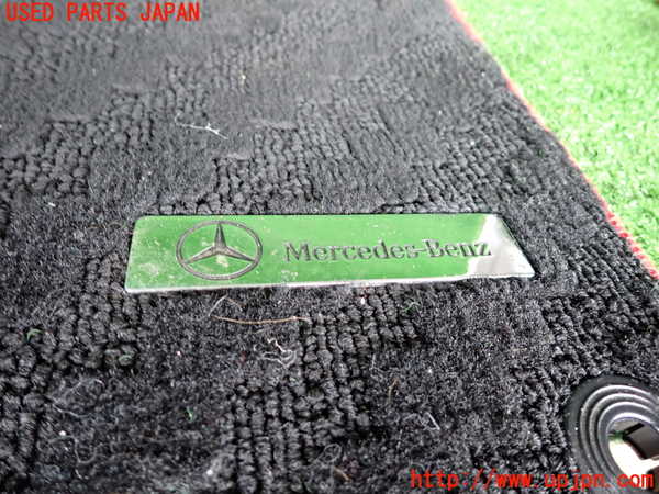 2UPJ-32647800]ベンツ GLA180 X156(156942)フロアマット 中古_m0002.jpg