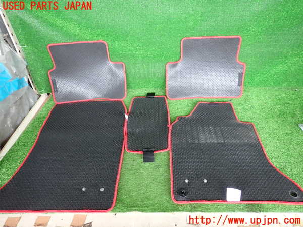 2UPJ-32647800]ベンツ GLA180 X156(156942)フロアマット 中古_m0005.jpg