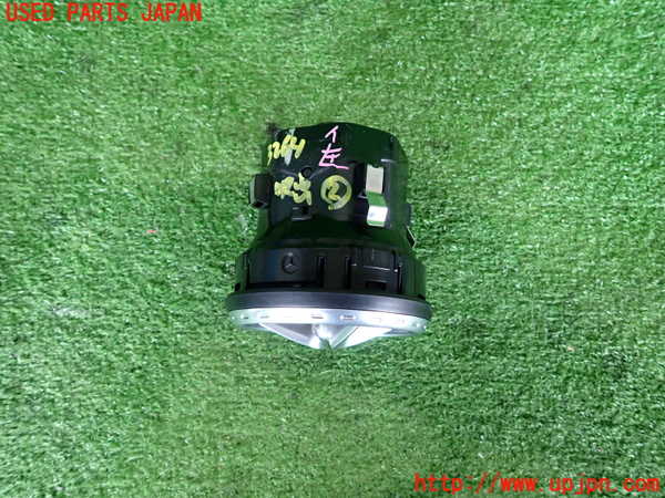 2UPJ-32647527]ベンツ GLA180 X156(156942)エアコン吹き出し口2 中古_m0002.jpg