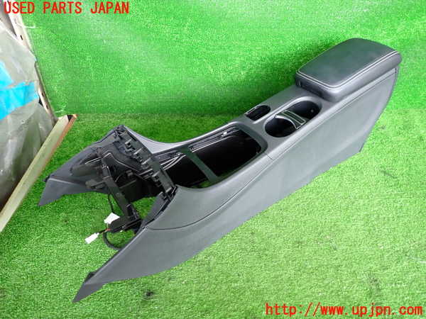 2UPJ-32647540]ベンツ GLA180 X156(156942)センターコンソール 中古_m0001.jpg