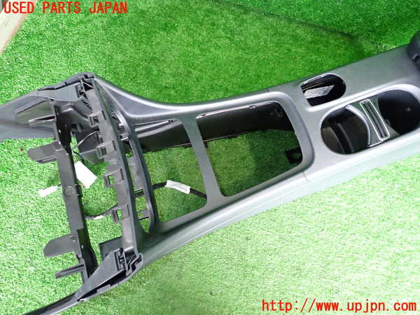2UPJ-32647540]ベンツ GLA180 X156(156942)センターコンソール 中古_m0002.jpg