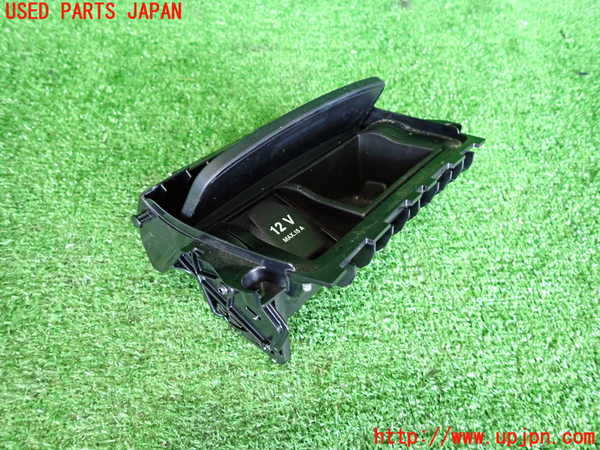 2UPJ-32647842]ベンツ GLA180 X156(156942)小物入れ2 中古_m0002.jpg