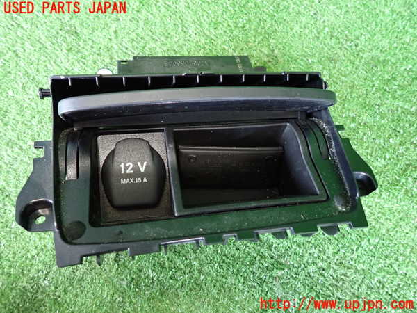 2UPJ-32647842]ベンツ GLA180 X156(156942)小物入れ2 中古_m0004.jpg