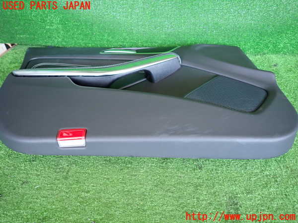 2UPJ-32641264]ベンツ GLA180 X156(156942)左前ドア内張り 中古_m0005.jpg