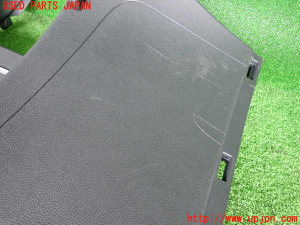 2UPJ-32641578]ベンツ GLA180 X156(156942)バックドア内張り 中古_m0003.jpg