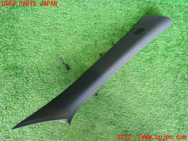 2UPJ-32647655]ベンツ GLA180 X156(156942)右フロントピラートリム 中古_m0001.jpg