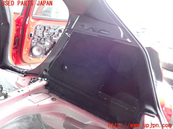 2UPJ-32647675]ベンツ GLA180 X156(156942)右リアピラートリム 中古_m0002.jpg