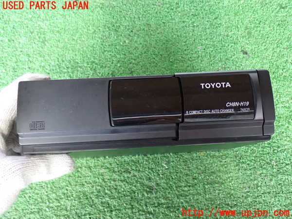 2UPJ-32656505]ランクル100系(HDJ101K)CDチェンジャー (ジャンク品) 中古_m0002.jpg