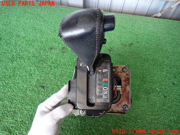 5UPJ-32657555]ランクル100系(HDJ101K)ATシフトレバー 中古_m0001.jpg