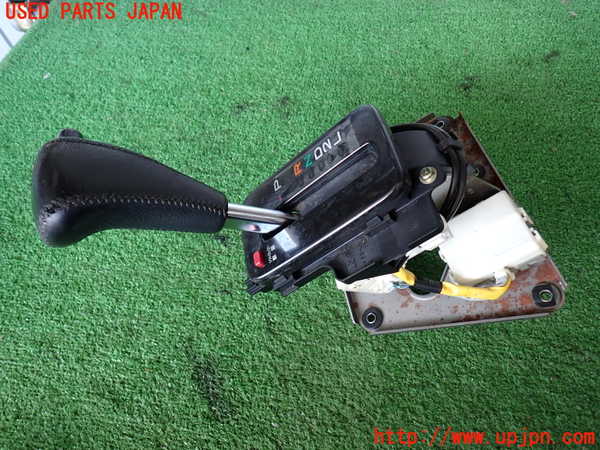 5UPJ-32657555]ランクル100系(HDJ101K)ATシフトレバー 中古_m0003.jpg