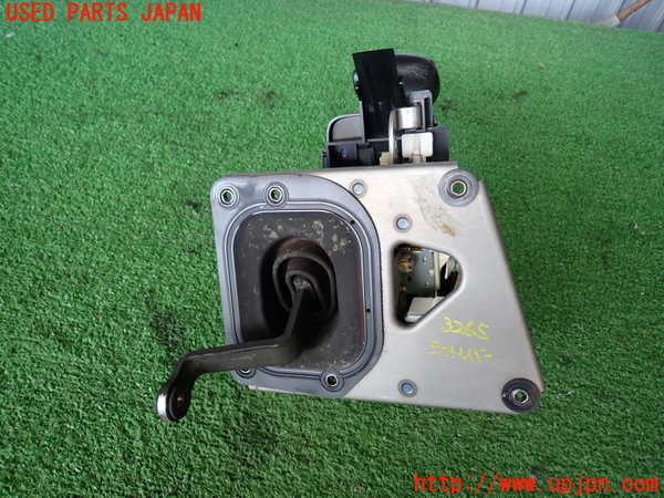 5UPJ-32657555]ランクル100系(HDJ101K)ATシフトレバー 中古_m0004.jpg