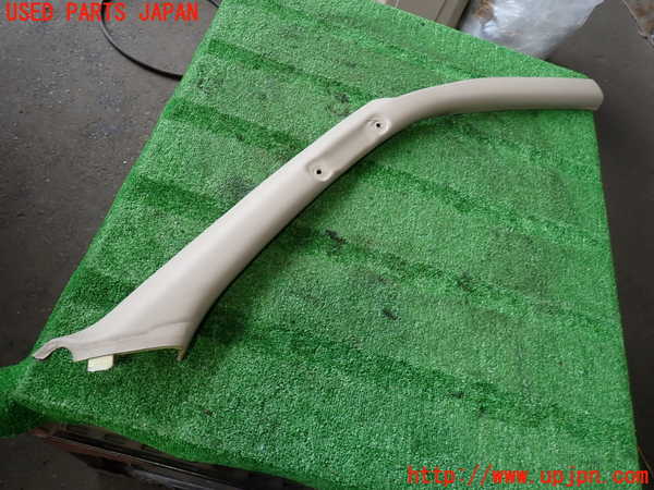 2UPJ-32657655]ランクル100系(HDJ101K)右フロントピラートリム 中古_m0001.jpg