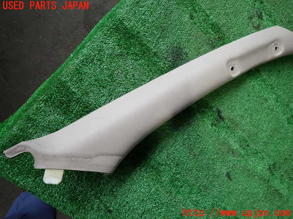 2UPJ-32657655]ランクル100系(HDJ101K)右フロントピラートリム 中古_m0002.jpg