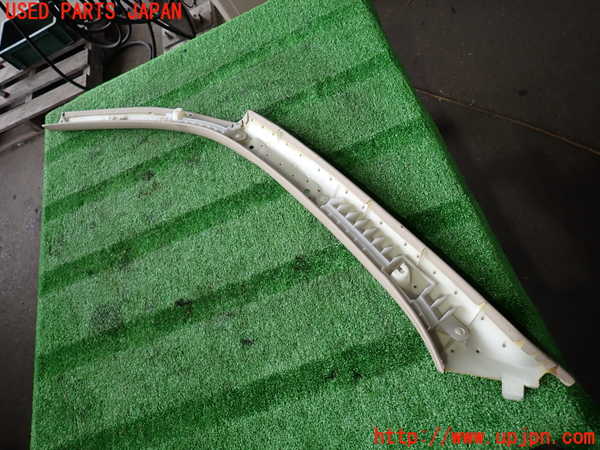 2UPJ-32657655]ランクル100系(HDJ101K)右フロントピラートリム 中古_m0004.jpg