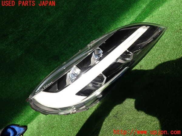 2UPJ-32681130]ボルボ・V40(MB4154T)右ヘッドライト LED 中古_m0001.jpg