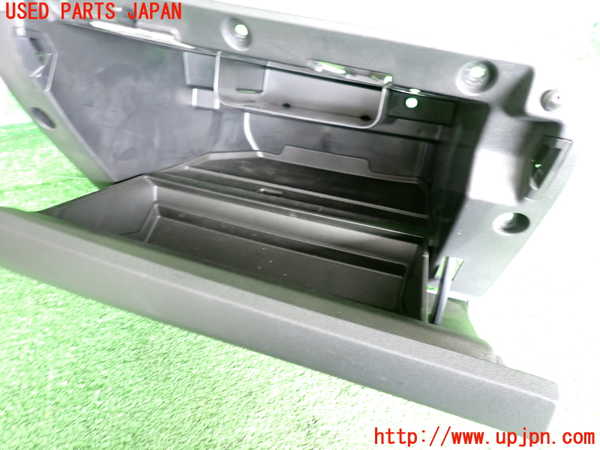 2UPJ-32687516]ボルボ・V40(MB4154T)グローブボックス1 中古_m0003.jpg