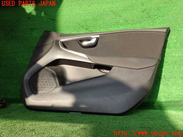 2UPJ-32681234]ボルボ・V40(MB4154T)右前ドア内張り 中古_m0001.jpg
