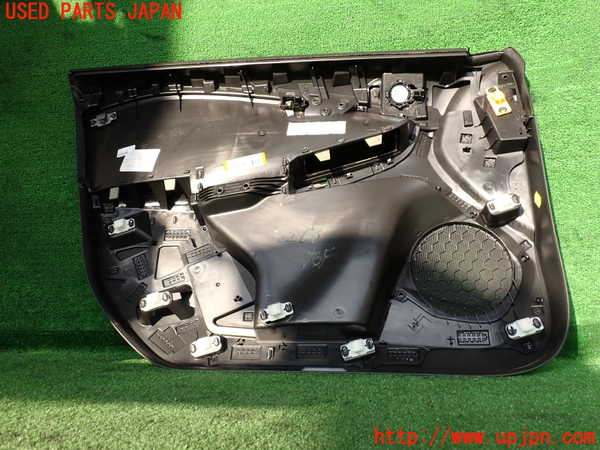 2UPJ-32681234]ボルボ・V40(MB4154T)右前ドア内張り 中古_m0003.jpg