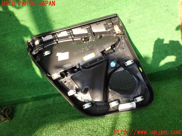 2UPJ-32681294]ボルボ・V40(MB4154T)右後ドア内張り 中古_m0003.jpg