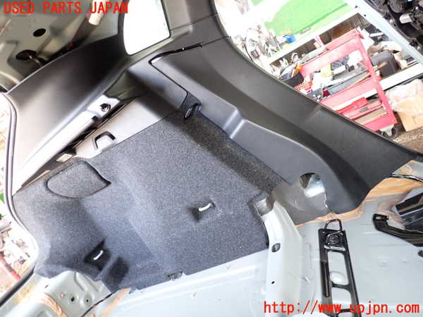 2UPJ-32687680]ボルボ・V40(MB4154T)左リアピラートリム 中古_m0003.jpg