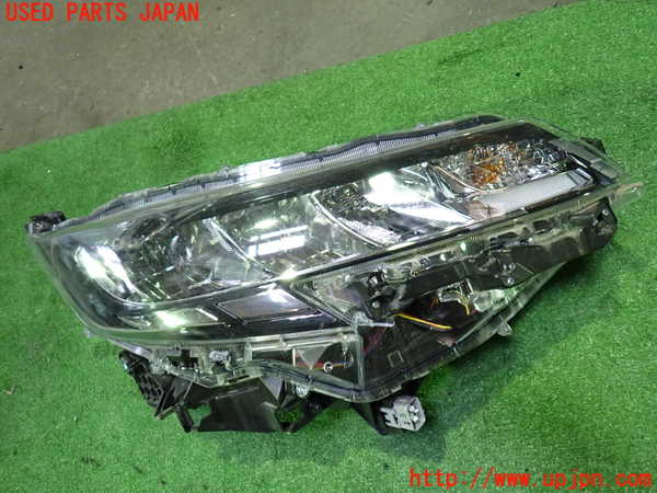 1UPJ-32721130]ノアハイブリッド(ヴォクシーハイブリッド)(ZWR90W)右ヘッドライト LED 中古_m0001.jpg