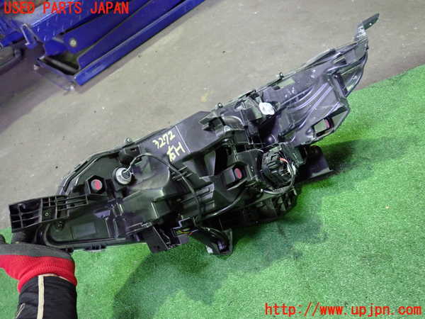 1UPJ-32721130]ノアハイブリッド(ヴォクシーハイブリッド)(ZWR90W)右ヘッドライト LED 中古_m0002.jpg