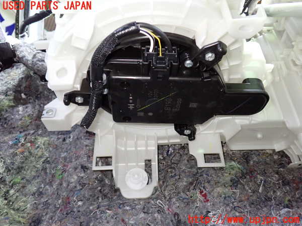 1UPJ-32726095]ノアハイブリッド(ヴォクシーハイブリッド)(ZWR90W)ブロアファン(ブロアーファン) 中古_m0002.jpg