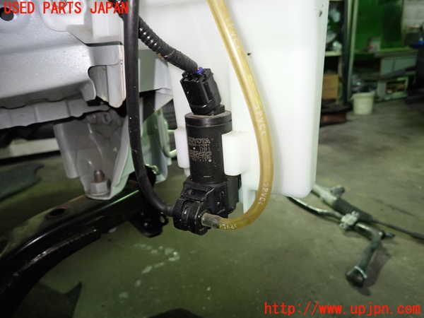 1UPJ-32726791]ノアハイブリッド(ヴォクシーハイブリッド)(ZWR90W)ウォッシャータンク1 中古_m0005.jpg