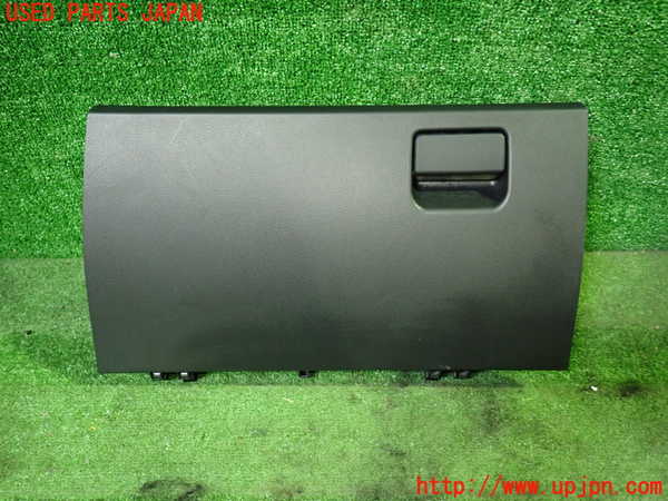 1UPJ-32727516]ノアハイブリッド(ヴォクシーハイブリッド)(ZWR90W)グローブボックス1 中古_m0001.jpg