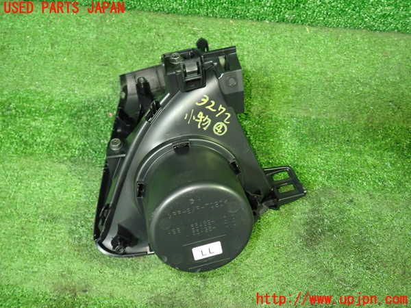 5UPJ-32727844]ノアハイブリッド(ヴォクシーハイブリッド)(ZWR90W)小物入れ4 中古_m0002.jpg