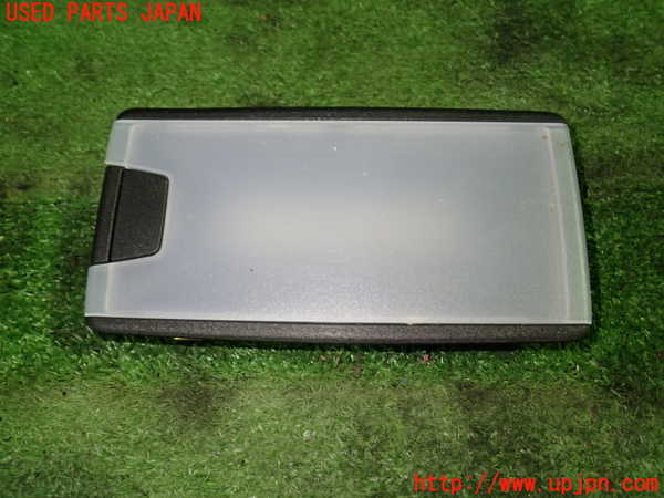 1UPJ-32726412]ノアハイブリッド(ヴォクシーハイブリッド)(ZWR90W)ルームランプ2 (2列目) 中古_m0001.jpg