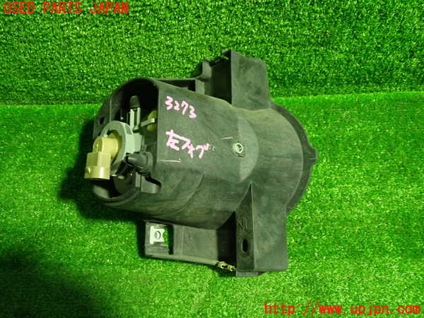 5UPJ-32731182]ヴォクシー(ノア)(AZR60G)左フォグ 中古_m0002.jpg