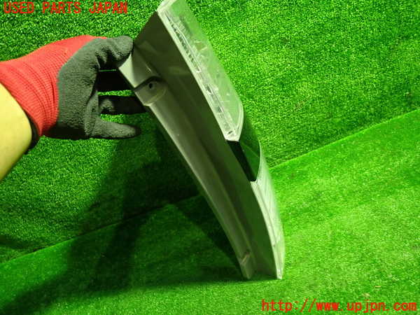 1UPJ-32731530]ヴォクシー(ノア)(AZR60G)右テールランプ 中古_m0002.jpg