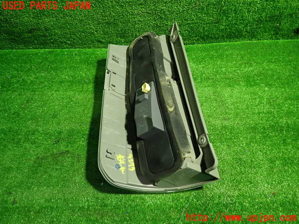 1UPJ-32731530]ヴォクシー(ノア)(AZR60G)右テールランプ 中古_m0003.jpg