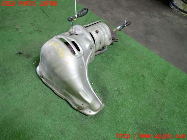 1UPJ-32732041]ヴォクシー(ノア)(AZR60G)エキマニ1 触媒 マニバーター 中古_m0002.jpg