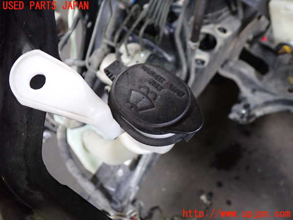 1UPJ-32736791]ヴォクシー(ノア)(AZR60G)ウォッシャータンク1 中古_m0001.jpg