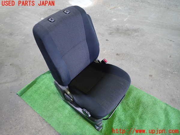 1UPJ-32737035]ヴォクシー(ノア)(AZR60G)運転席シート 中古_m0001.jpg