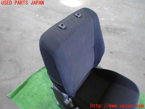 1UPJ-32737065]ヴォクシー(ノア)(AZR60G)助手席シート 中古_m0002.jpg