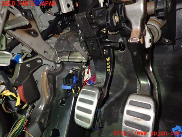 1UPJ-32757590]アバルト・500(312141)クラッチペダル 中古_m0001.jpg
