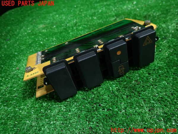 1UPJ-32776306]ルノー・アルピーヌ V6 ターボ(GTA)(D501)スイッチ1 (ハザード) 中古_m0001.jpg