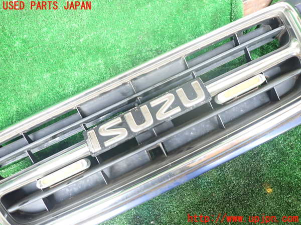 1UPJ-32781050]ビッグホーン(UBS73GW)ラジエターグリル 中古_m0002.jpg