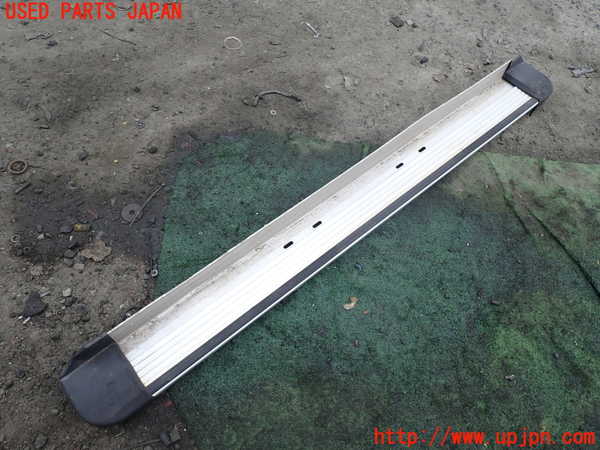1UPJ-32781392]ビッグホーン(UBS73GW)左サイドステップ 【ジャンク】_m0001.jpg
